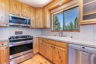 Listing Image 10 for 13090 Stockholm Way, Truckee, CA 96161