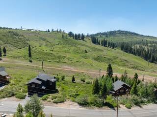 Listing Image 11 for 13637 Skislope Way, Truckee, CA 96161