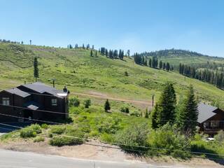 Listing Image 12 for 13637 Skislope Way, Truckee, CA 96161