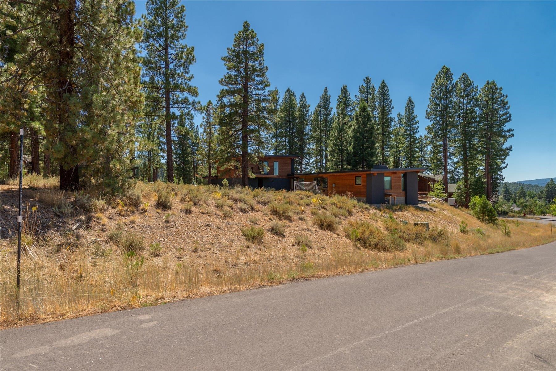 Image for 10729 Courtenay Lane, Truckee, CA 96161-1642