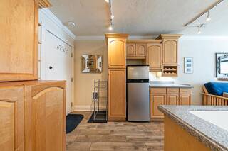 Listing Image 2 for 11591 Snowpeak Way, Truckee, CA 96161-2840