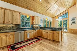 Listing Image 15 for 12281 Snowpeak Way, Truckee, CA 96161