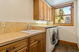 Listing Image 25 for 12281 Snowpeak Way, Truckee, CA 96161